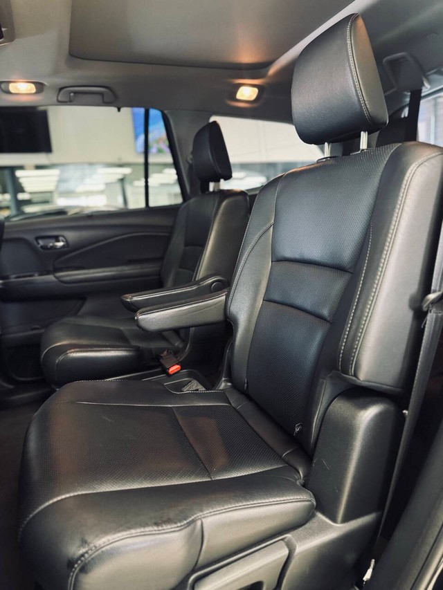 Honda Pilot Vehicle Full-screen Gallery Image 15