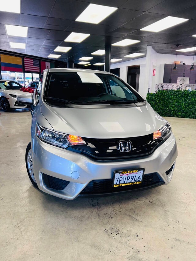 Honda Fit Vehicle Full-screen Gallery Image 03