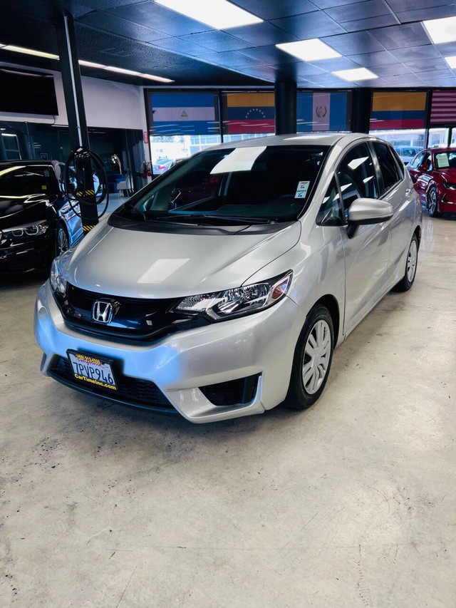 Honda Fit Vehicle Full-screen Gallery Image 06