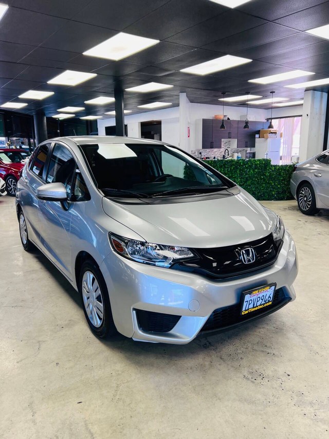 Honda Fit Vehicle Full-screen Gallery Image 12