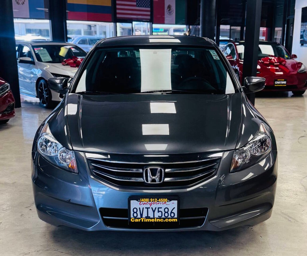 Honda Accord Sedan Vehicle Full-screen Gallery Image 02