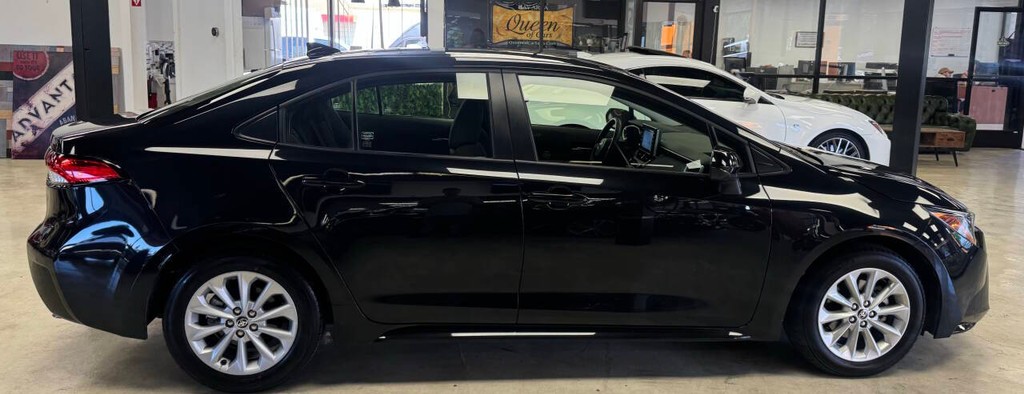 Toyota Corolla Vehicle Full-screen Gallery Image 07