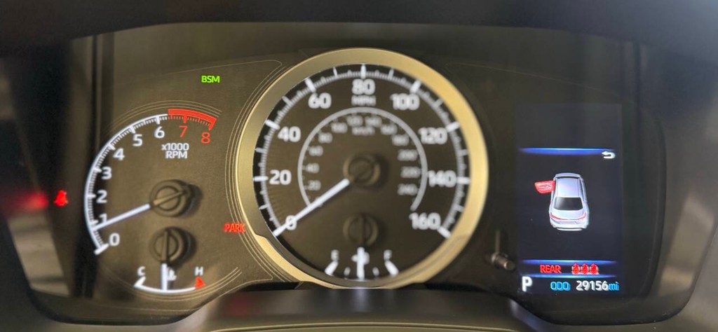 Toyota Corolla Vehicle Full-screen Gallery Image 13