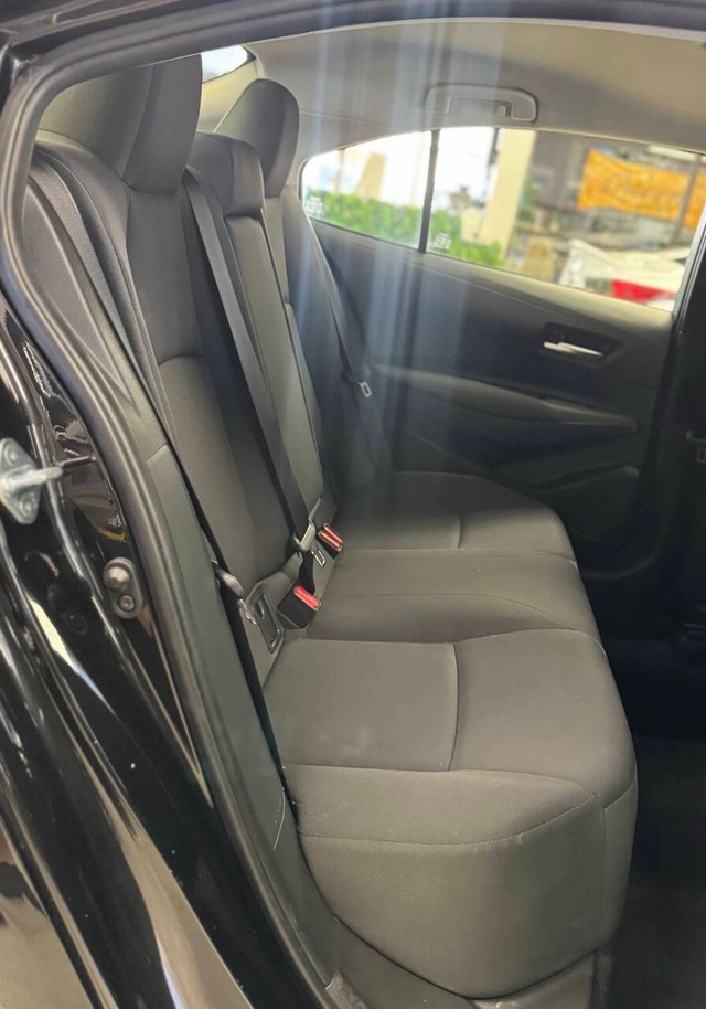 Toyota Corolla Vehicle Full-screen Gallery Image 21