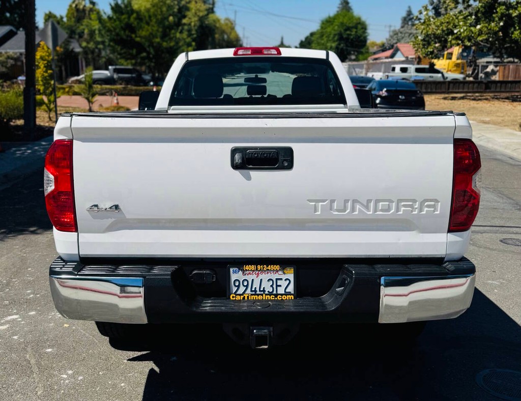 Toyota Tundra 4WD Vehicle Full-screen Gallery Image 07