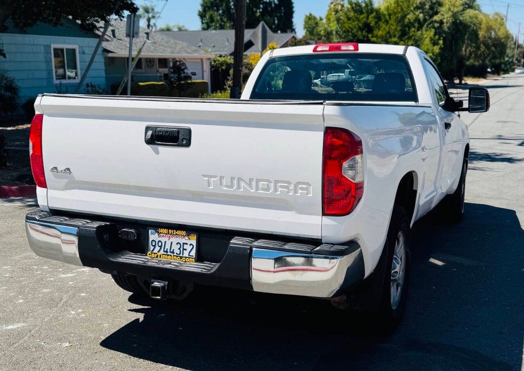Toyota Tundra 4WD Vehicle Full-screen Gallery Image 08