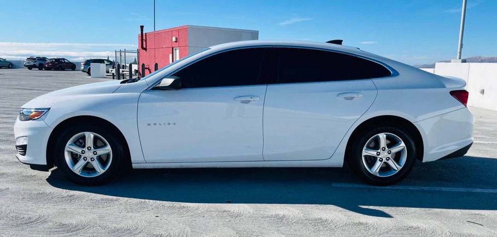 Chevrolet Malibu Vehicle Full-screen Gallery Image 04