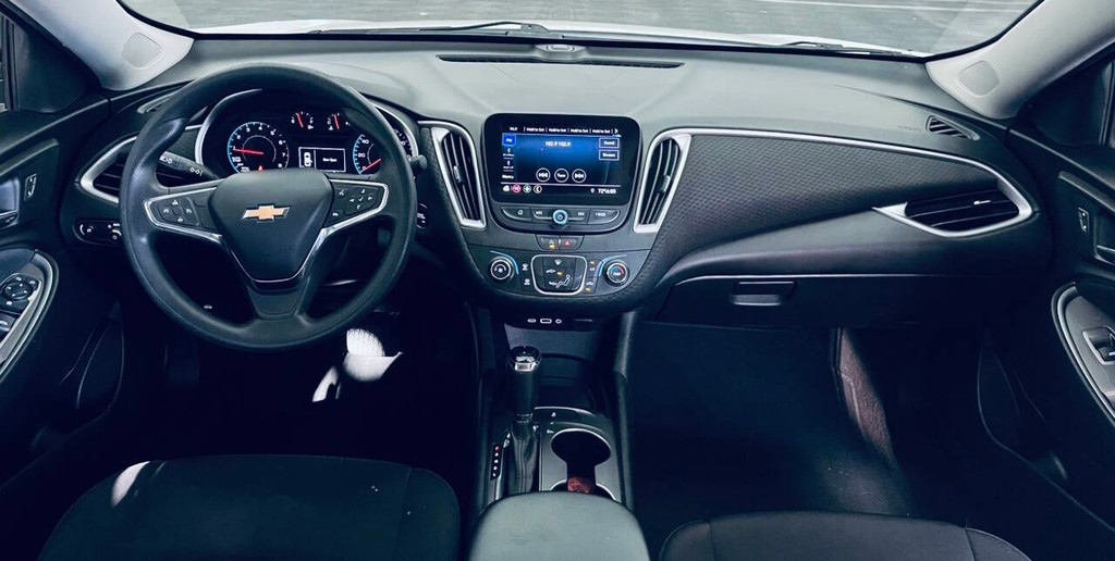 Chevrolet Malibu Vehicle Full-screen Gallery Image 09