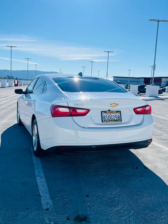 Chevrolet Malibu Vehicle Full-screen Gallery Image 05