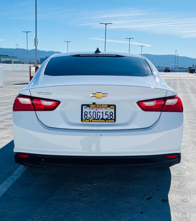 Chevrolet Malibu Vehicle Full-screen Gallery Image 06