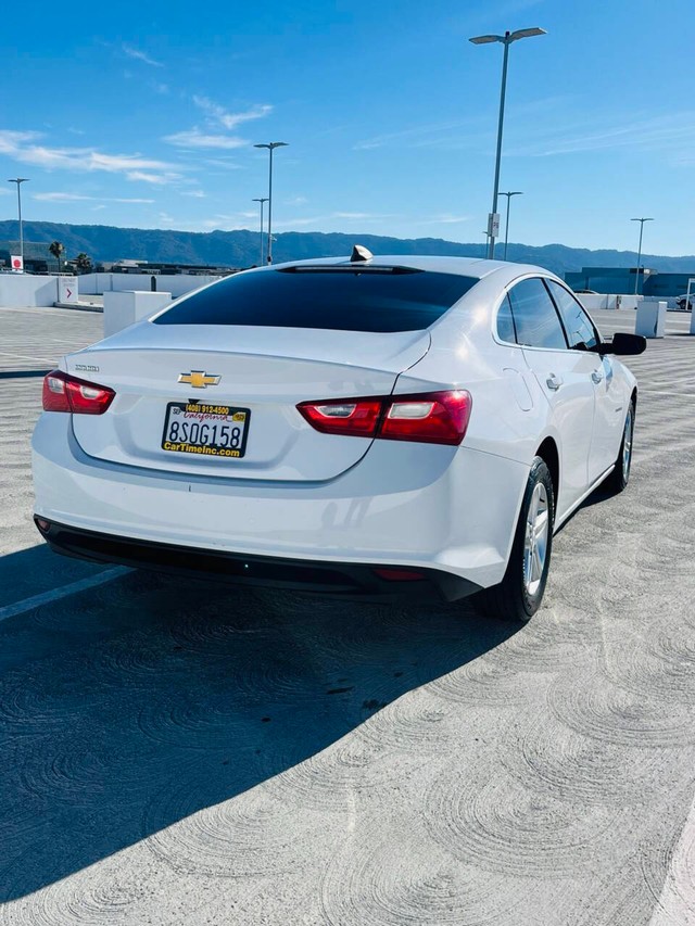 Chevrolet Malibu Vehicle Full-screen Gallery Image 07