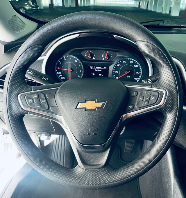 Chevrolet Malibu Vehicle Full-screen Gallery Image 15