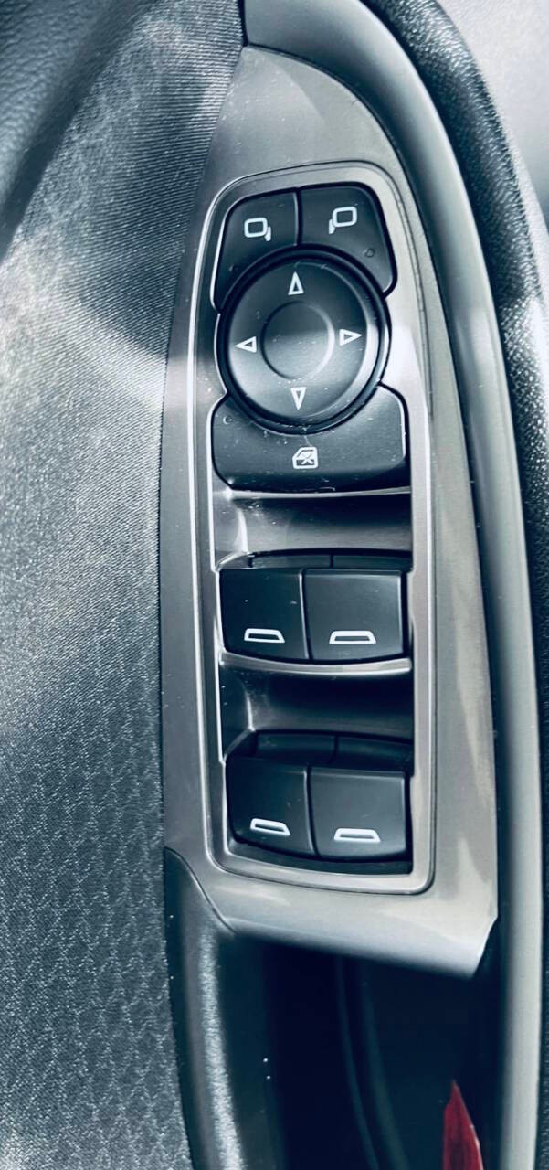 Chevrolet Malibu Vehicle Full-screen Gallery Image 17