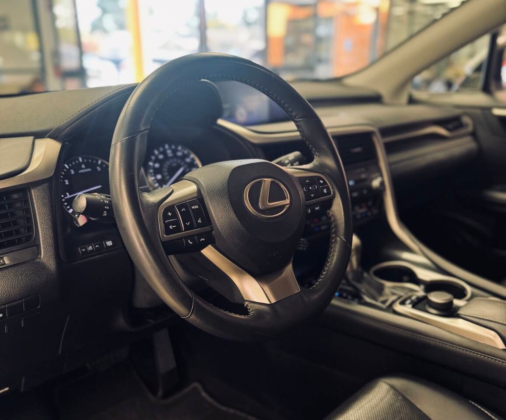 Lexus RX 350 Vehicle Full-screen Gallery Image 10