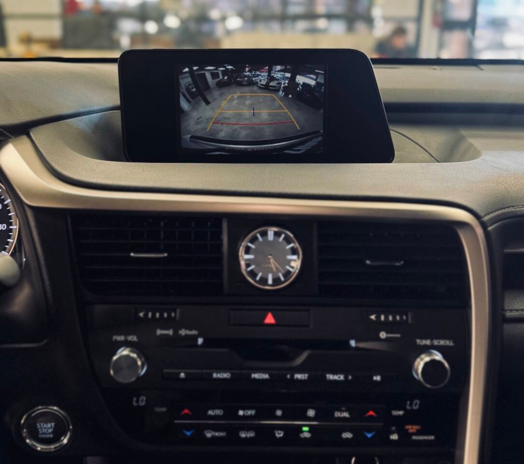 Lexus RX 350 Vehicle Full-screen Gallery Image 12