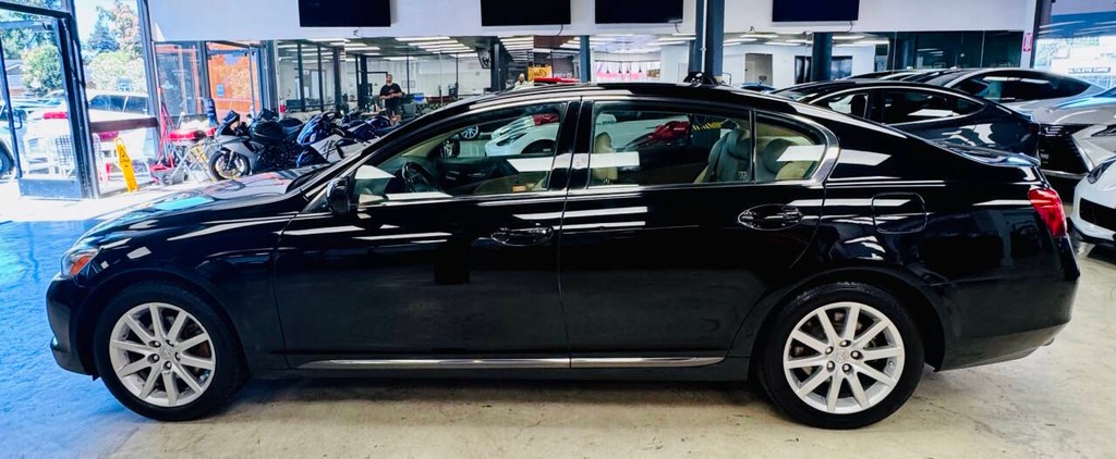 Lexus GS 300 Vehicle Full-screen Gallery Image 04