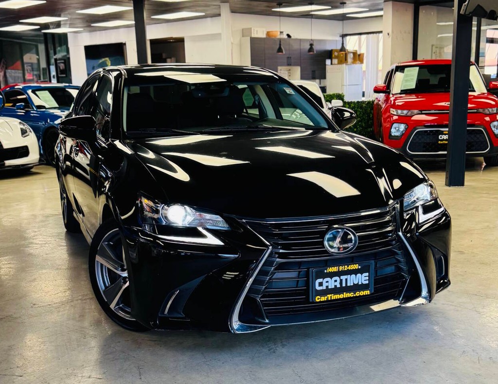 Lexus GS 200t Vehicle Full-screen Gallery Image 02