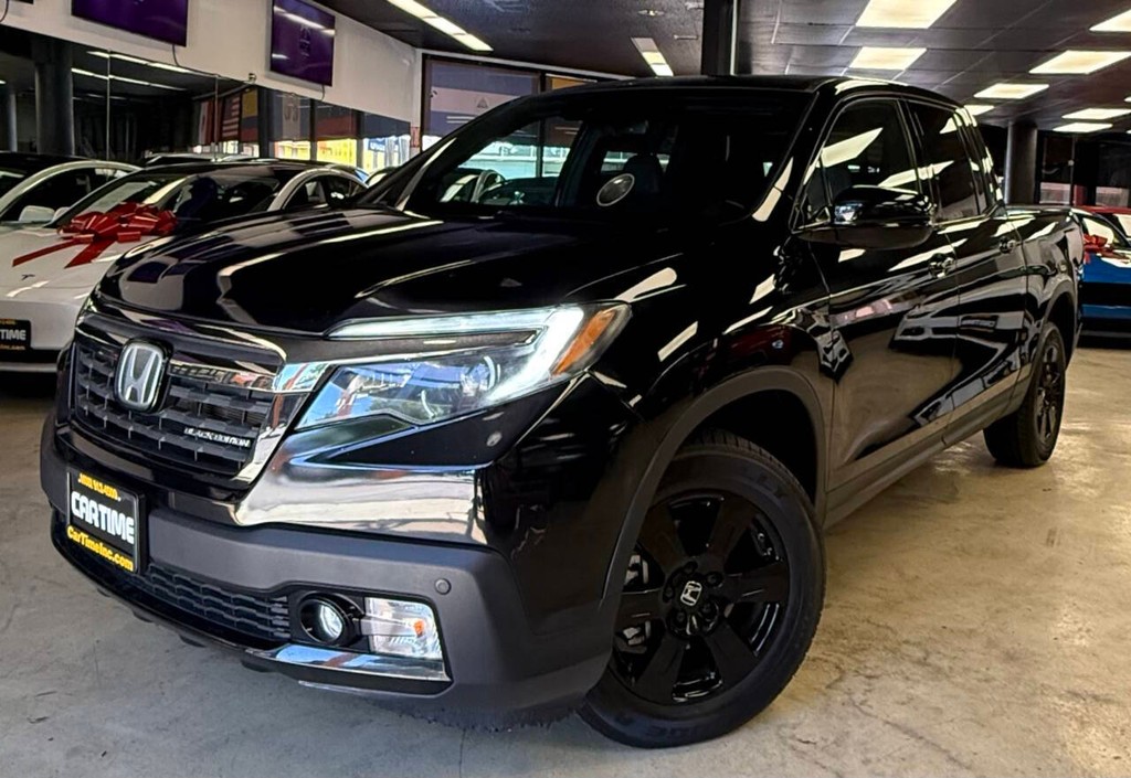 Honda Ridgeline Vehicle Full-screen Gallery Image 02