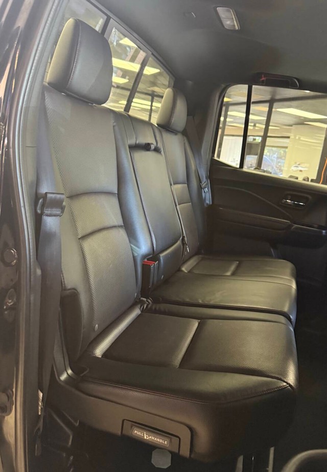 Honda Ridgeline Vehicle Full-screen Gallery Image 22