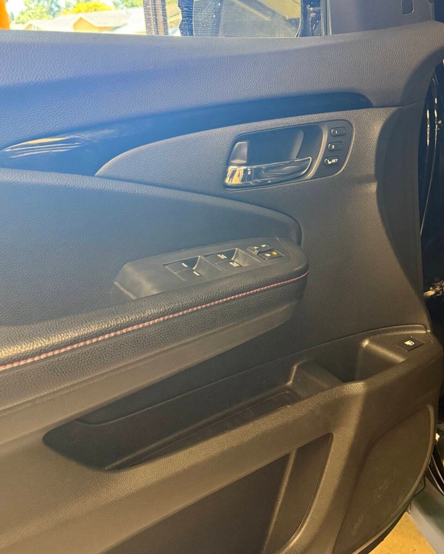 Honda Ridgeline Vehicle Full-screen Gallery Image 24