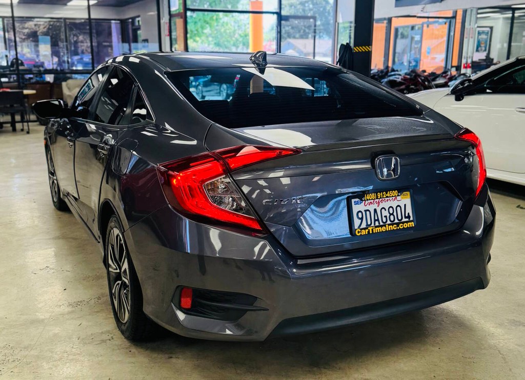 Honda Civic Vehicle Full-screen Gallery Image 06