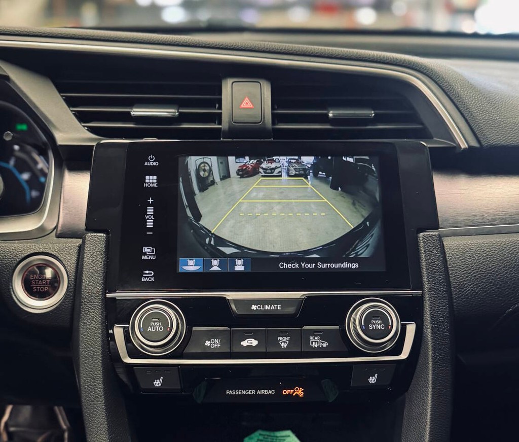 Honda Civic Vehicle Full-screen Gallery Image 12