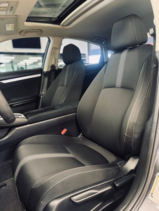 Honda Civic Vehicle Full-screen Gallery Image 13