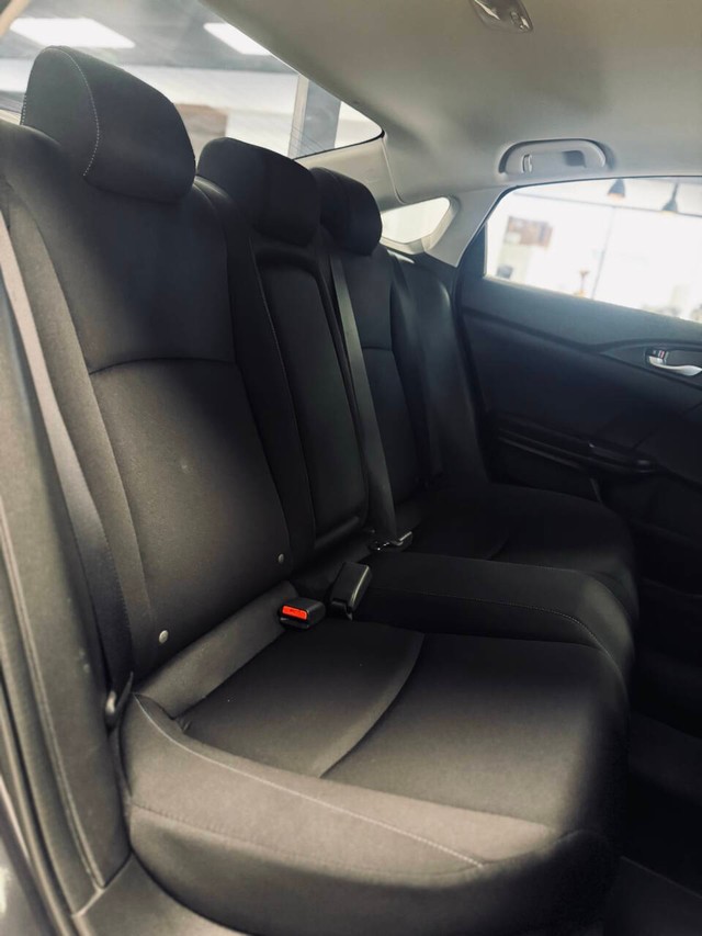 Honda Civic Vehicle Full-screen Gallery Image 14