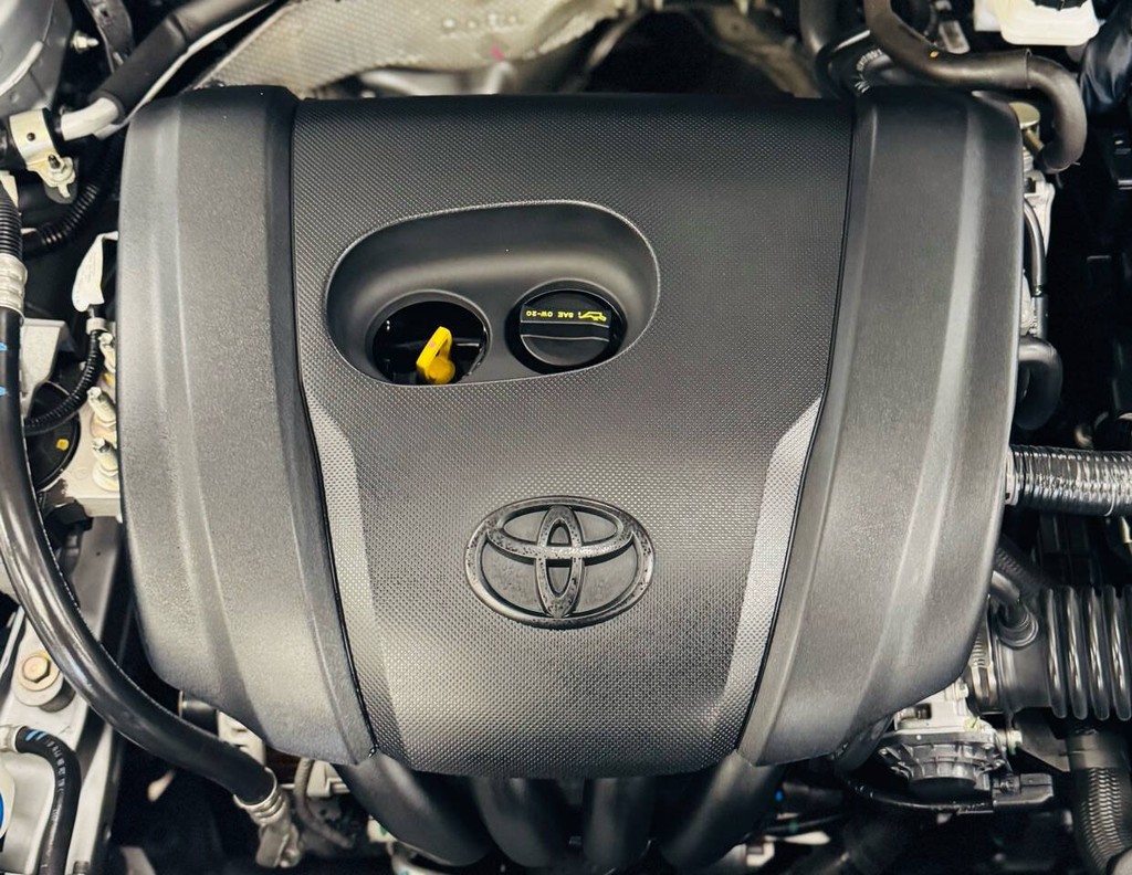 Toyota Yaris iA Vehicle Full-screen Gallery Image 18