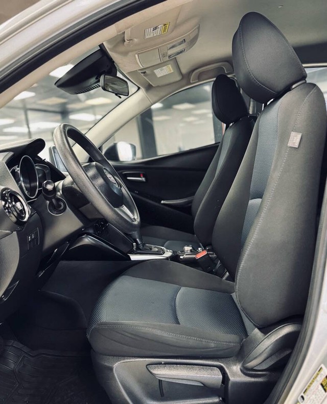 Toyota Yaris iA Vehicle Full-screen Gallery Image 13