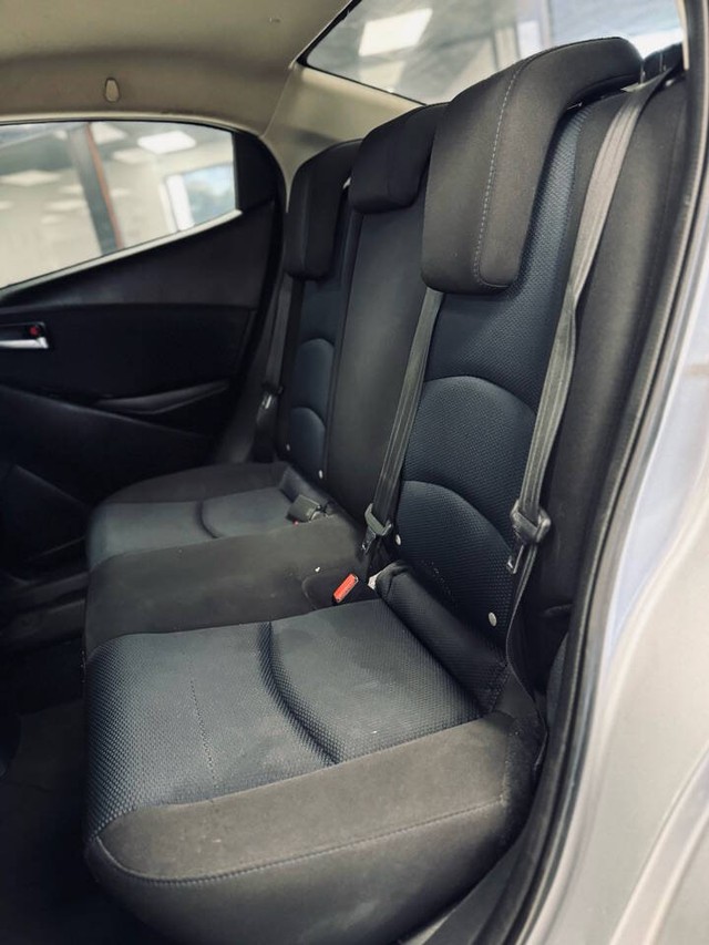 Toyota Yaris iA Vehicle Full-screen Gallery Image 15