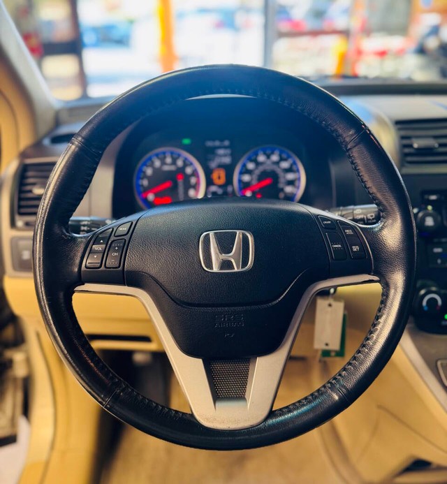 Honda CR-V Vehicle Full-screen Gallery Image 09