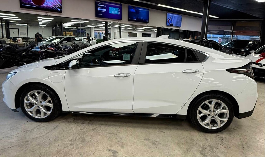 Chevrolet Volt Vehicle Full-screen Gallery Image 04