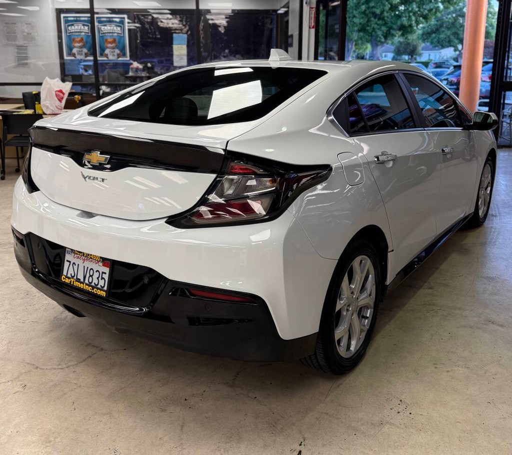 Chevrolet Volt Vehicle Full-screen Gallery Image 07