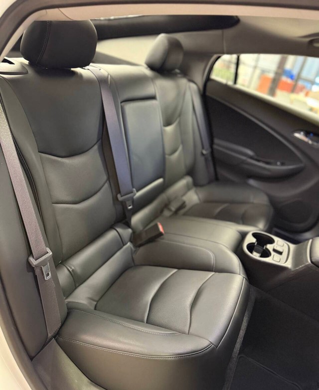 Chevrolet Volt Vehicle Full-screen Gallery Image 14