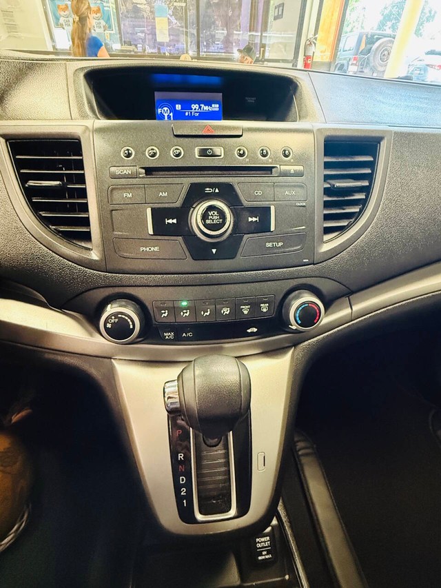 Honda CR-V Vehicle Full-screen Gallery Image 15