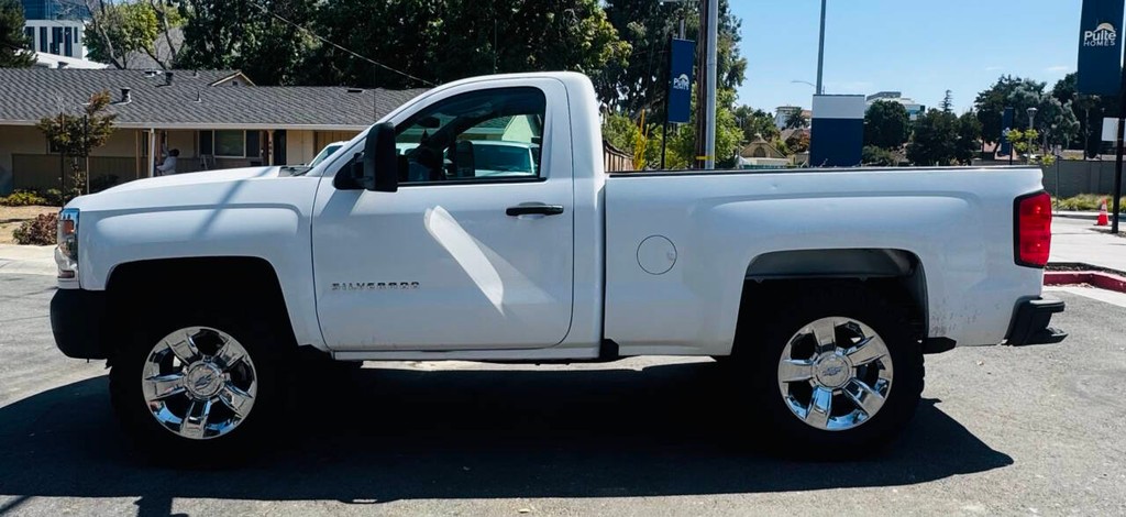 Chevrolet Silverado 1500 Vehicle Full-screen Gallery Image 04