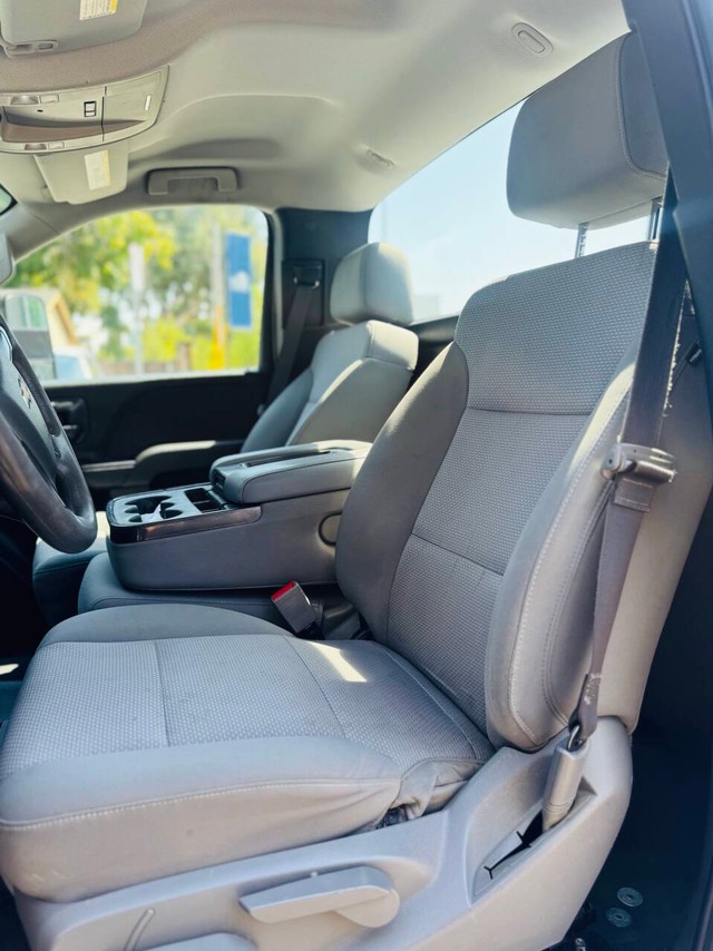 Chevrolet Silverado 1500 Vehicle Full-screen Gallery Image 11