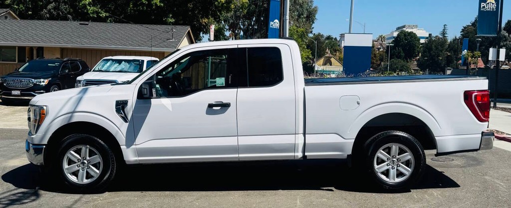 Ford F-150 Vehicle Full-screen Gallery Image 03