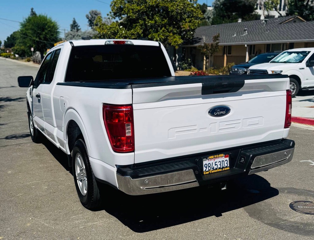 Ford F-150 Vehicle Full-screen Gallery Image 05