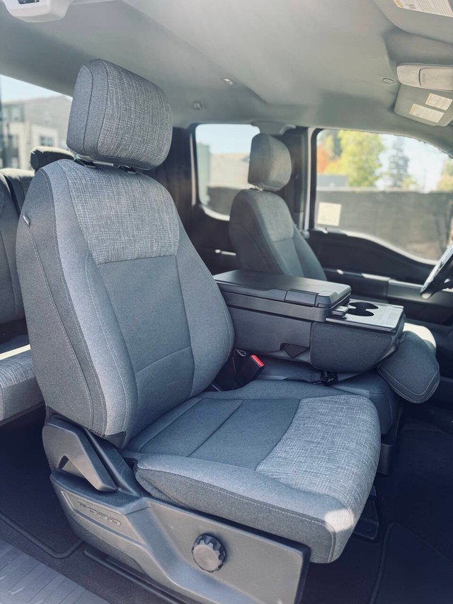 Ford F-150 Vehicle Full-screen Gallery Image 13