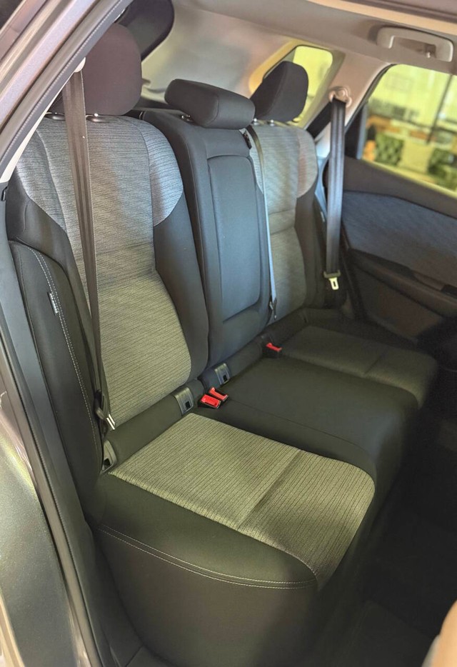 Nissan Rogue Vehicle Full-screen Gallery Image 15