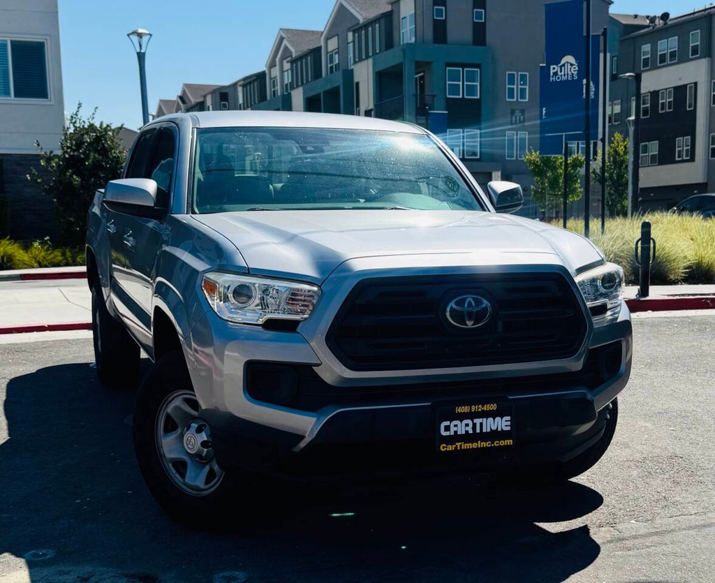 Toyota Tacoma Vehicle Full-screen Gallery Image 02