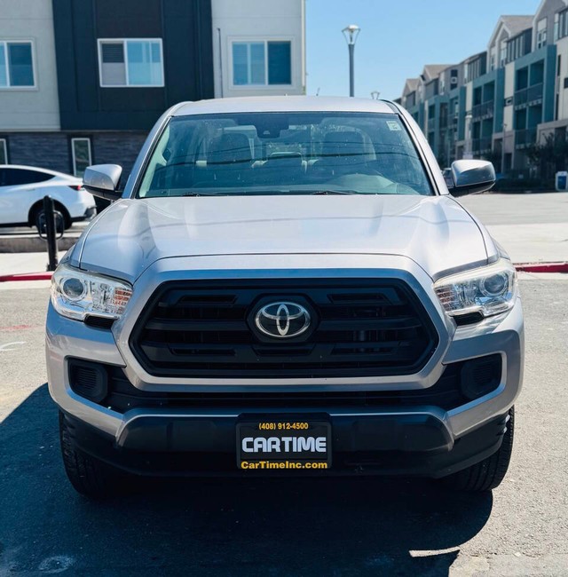 Toyota Tacoma Vehicle Full-screen Gallery Image 03