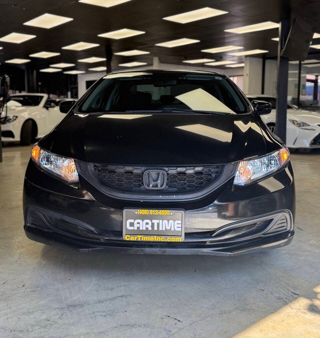 Honda Civic Sedan Vehicle Full-screen Gallery Image 02