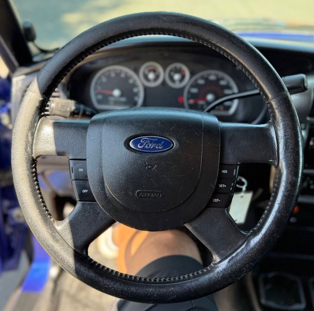 Ford Ranger Vehicle Full-screen Gallery Image 09