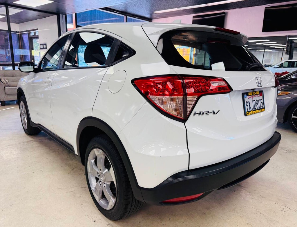 Honda HR-V Vehicle Full-screen Gallery Image 04