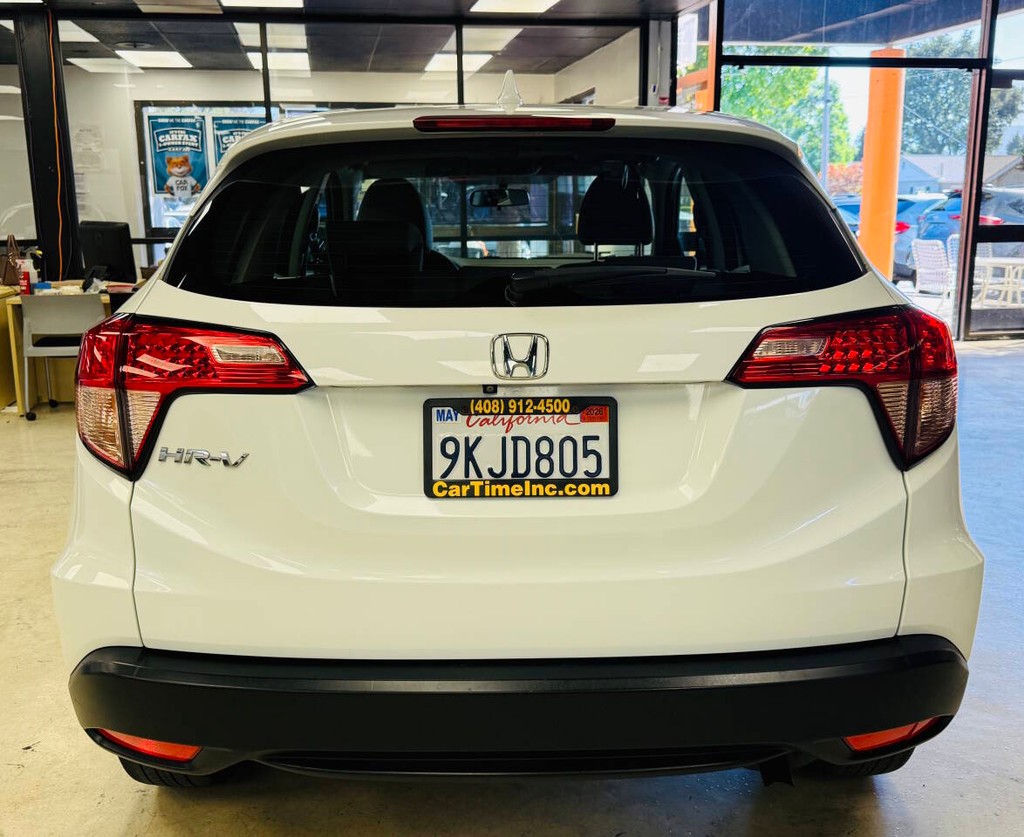 Honda HR-V Vehicle Full-screen Gallery Image 05