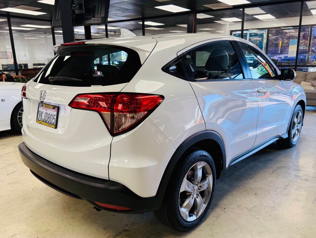 Honda HR-V Vehicle Full-screen Gallery Image 06