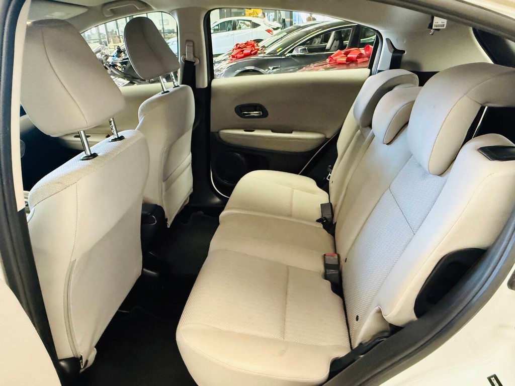 Honda HR-V Vehicle Full-screen Gallery Image 11